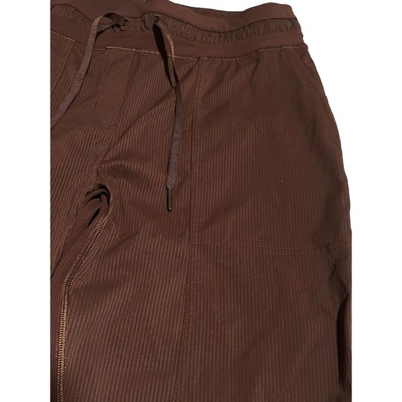 Lululemon Pants Jogger Womens Size 10 Brown Ribbed Dance Studio Cropped NEW - Picture 4 of 15